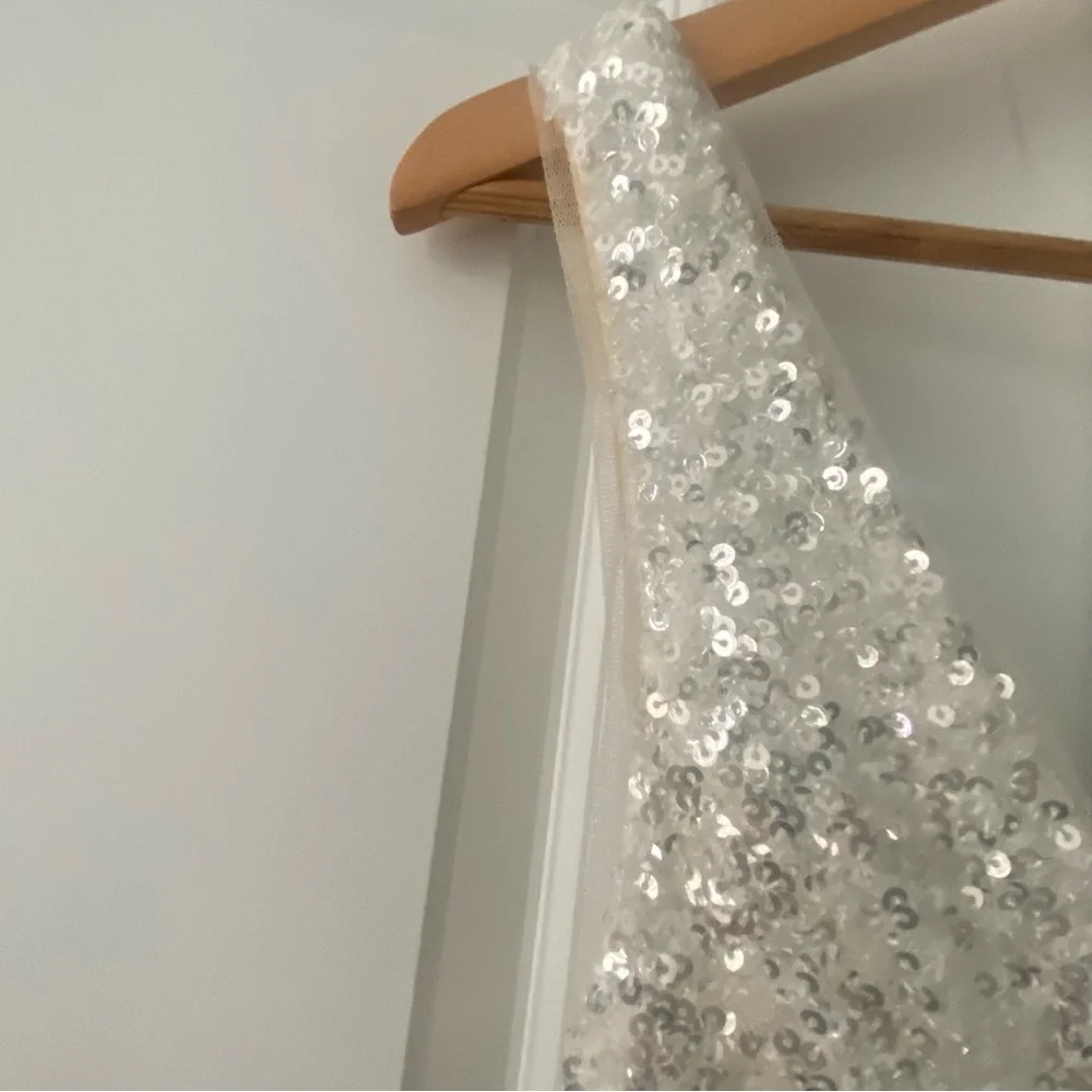 Betsy Adam V-Neck Cutout-Detail Sequinned IvorySilver 4 - Picture 7 of 16